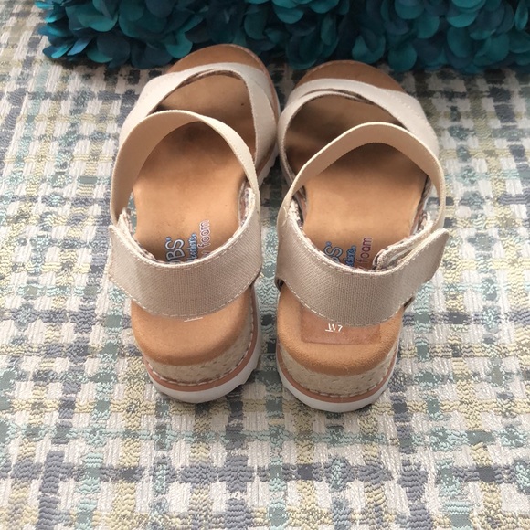 Bob’s by Skechers Ivory Sandals - Picture 3 of 4